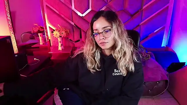 Olivia Fox69 online show from 11-21-25, 03:38