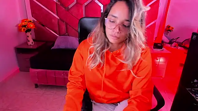 Olivia Fox69 online show from 05-05-26, 03:42