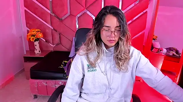 Olivia Fox69 online show from 05-06-26, 04:27