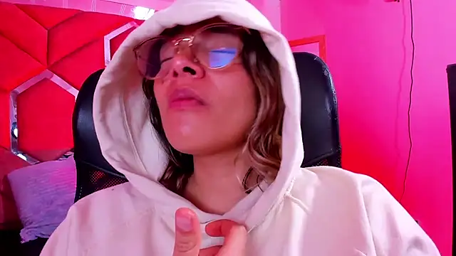 Olivia Fox69 online show from 05-11-26, 02:46