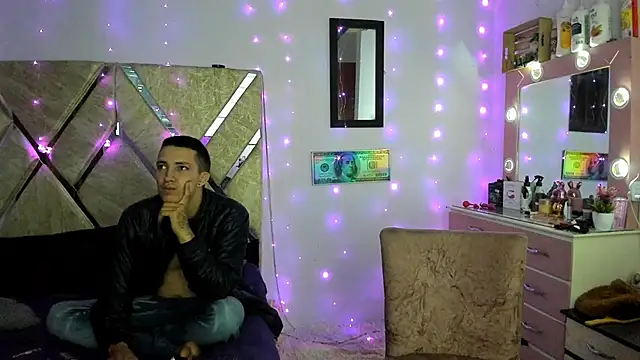 parejacaliente20154 online show from 11-27-25, 08:59