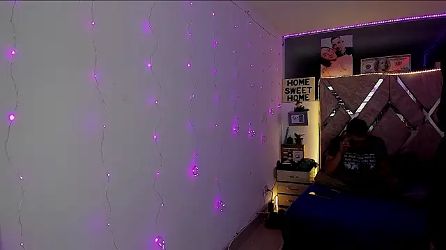 Snapshot of parejacaliente20154 chatting on 02-16-26, 11:09 parejacaliente20154 online show from 02-16-26, 11:09