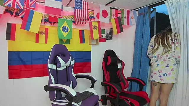 Snapshot of parejacaliente20154 chatting on 06-12-26, 10:35 parejacaliente20154 online show from 06-12-26, 10:35
