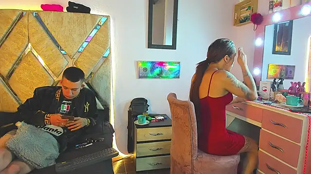 parejacaliente20154 online show from 11-14-25, 09:02