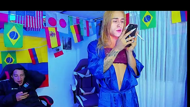 Snapshot of parejacaliente20154 chatting on 07-05-26, 10:33 parejacaliente20154 online show from 07-05-26, 10:33