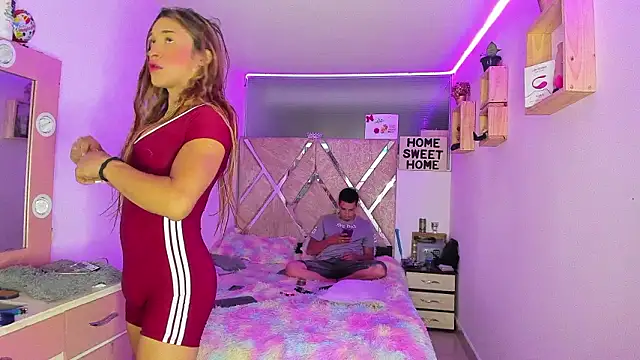 parejacaliente20154 online show from 03-24-26, 11:10