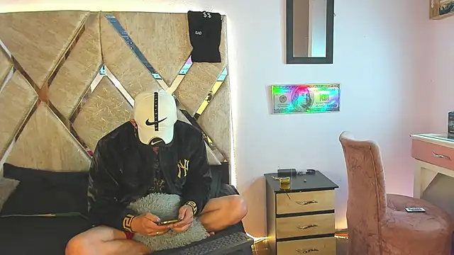 parejacaliente20154 online show from 11-12-25, 09:02