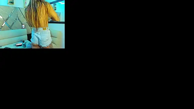 Snapshot of parejacaliente20154 chatting on 04-27-26, 11:41 parejacaliente20154 online show from 04-27-26, 11:41