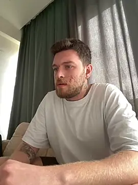 Snapshot of Franso13 chatting on 02-26-26, 12:27 Franso13 online show from 02-26-26, 12:27