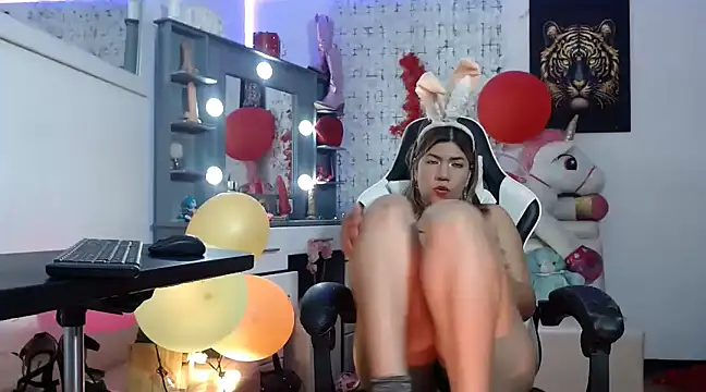 Snapshot of sexy_bunny_hot chatting on 03-07-25, 02:23 sexy bunny hot online show from 03-07-25, 02:23