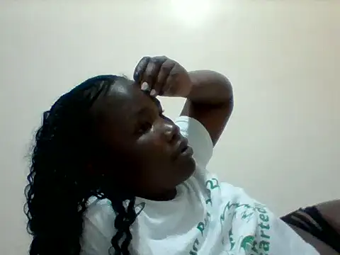 Snapshot of sweetangel41 chatting on 05-11-26, 10:38 sweetangel41 online show from 05-11-26, 10:38
