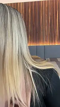 EmiilyAdams  online show from 04-08-26, 09:38