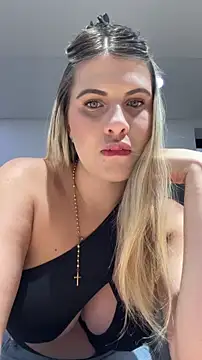 EmiilyAdams  online show from 04-05-26, 03:30