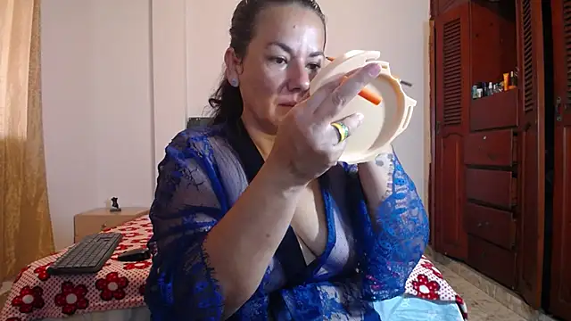 sofiamature01 online show from 10-05-25, 03:03