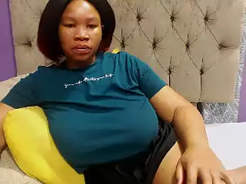 YELLOWBUSTYMELLONS online show from 11-17-25, 07:01