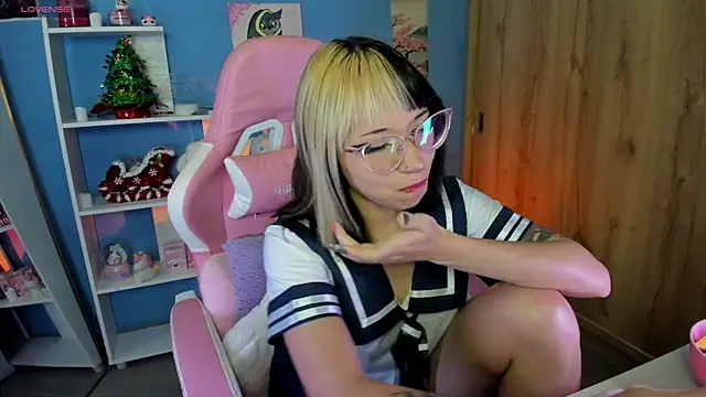 Snapshot of Artic_love chatting on 03-20-25, 06:52 Artic love online show from 03-20-25, 06:52