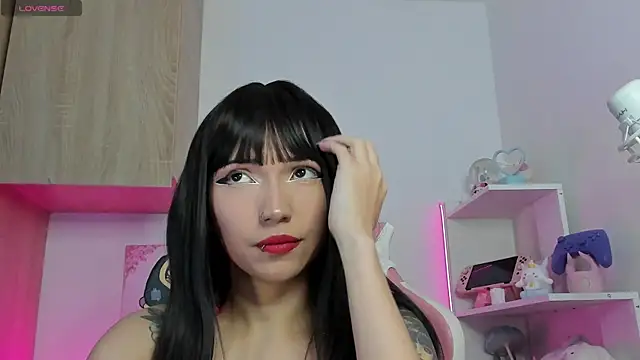 Snapshot of Artic_love chatting on 10-16-25, 12:41 Artic love online show from 10-16-25, 12:41