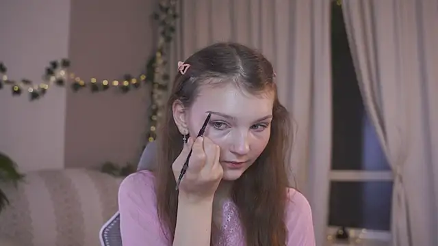 CindyGarrison online show from 10-23-25, 01:26