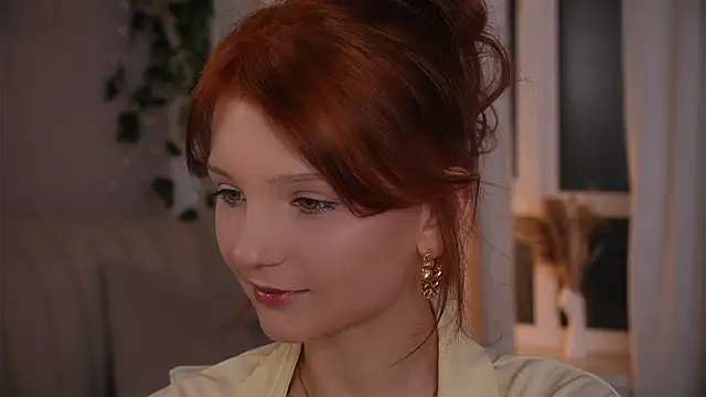 Snapshot of CindyGarrison chatting on 06-20-26, 10:37 CindyGarrison online show from 06-20-26, 10:37