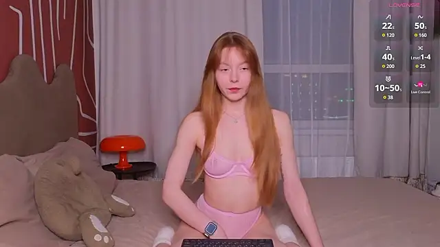 Snapshot of EvaCroan chatting on 02-24-26, 01:56 EvaCroan online show from 02-24-26, 01:56