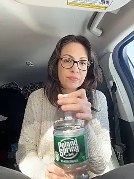 Snapshot of BeautifulMesss chatting on 02-26-26, 03:56 BeautifulMesss online show from 02-26-26, 03:56