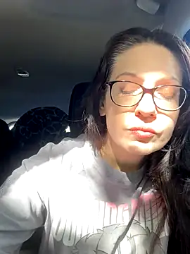 Snapshot of BeautifulMesss chatting on 10-23-25, 03:32 BeautifulMesss online show from 10-23-25, 03:32