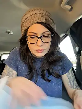 Snapshot of BeautifulMesss chatting on 02-06-26, 02:24 BeautifulMesss online show from 02-06-26, 02:24