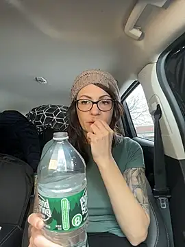 Snapshot of BeautifulMesss chatting on 02-19-26, 04:04 BeautifulMesss online show from 02-19-26, 04:04