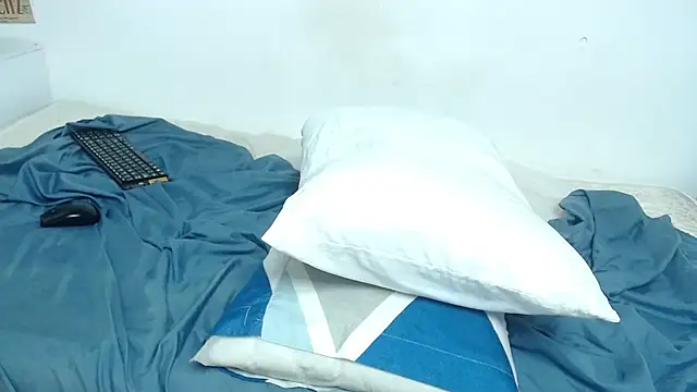 Madeline Woods online show from 10-14-25, 11:14