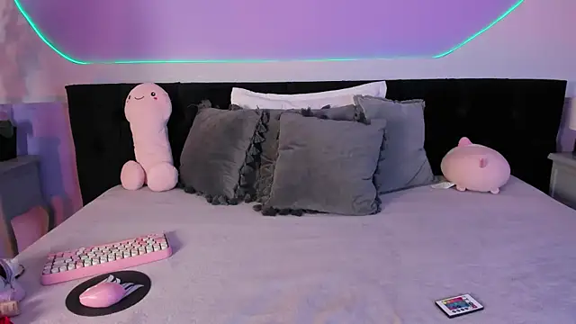 Julieta Cortes   online show from 12-03-25, 12:04