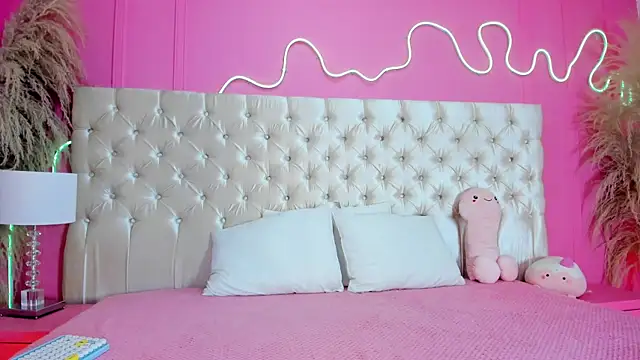 Julieta Cortes   online show from 04-01-26, 12:06