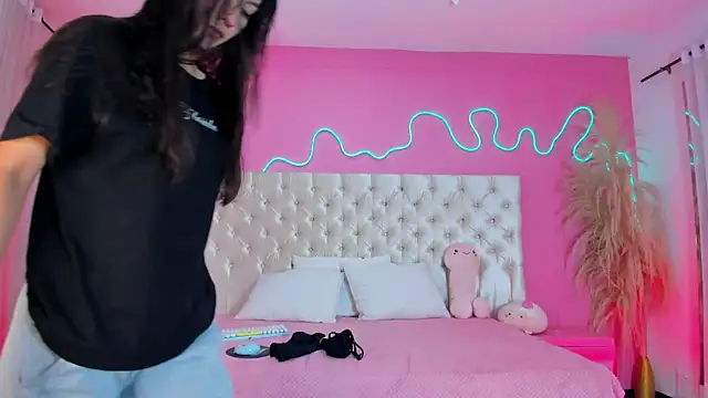 Julieta Cortes   online show from 03-30-26, 11:55