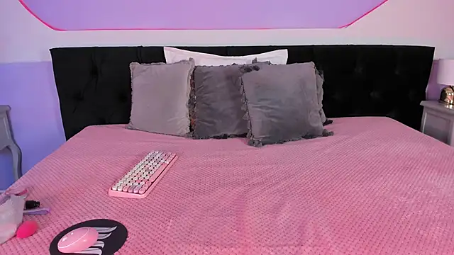 Julieta Cortes   online show from 12-02-25, 12:18