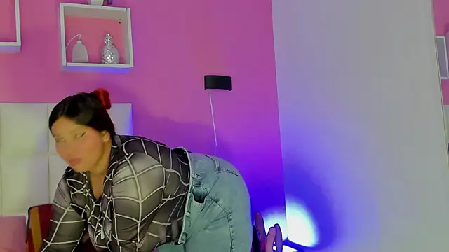 Alanna hot3 online show from 07-07-26, 12:52