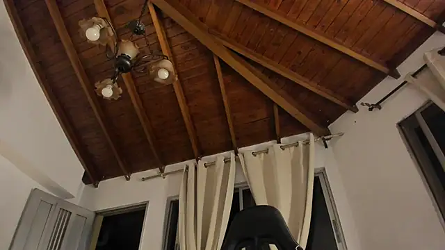 IsaFontanna online show from 04-12-26, 11:52