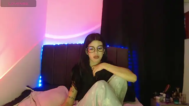 ily bea online show from 12-22-25, 01:17