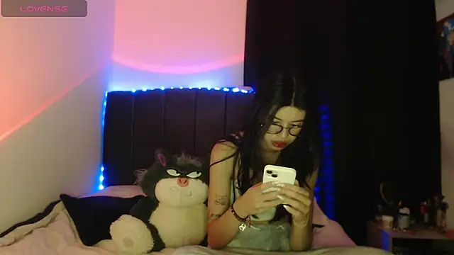 ily bea online show from 12-20-25, 01:52