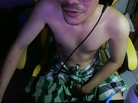 cloudyth1994 online show from 10-16-25, 10:12