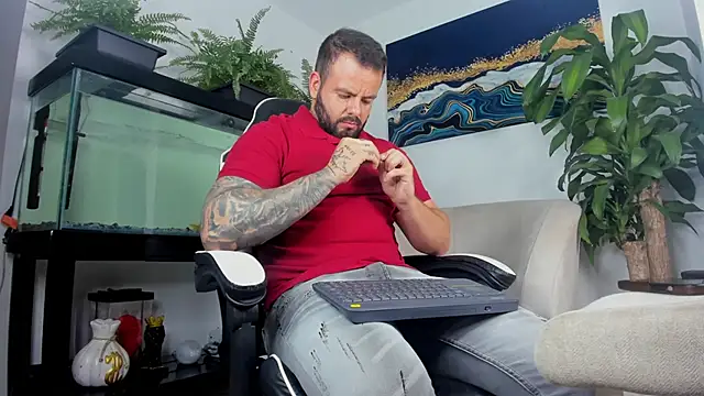 Snapshot of Johnnygrayson1 chatting on 07-02-26, 12:11 Johnnygrayson1 online show from 07-02-26, 12:11