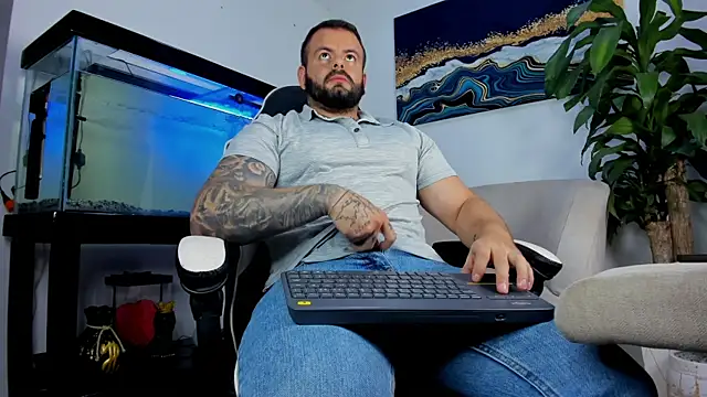Snapshot of Johnnygrayson1 chatting on 07-20-26, 02:08 Johnnygrayson1 online show from 07-20-26, 02:08