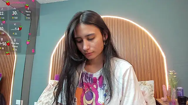 NayeCloud online show from 09-19-25, 03:43