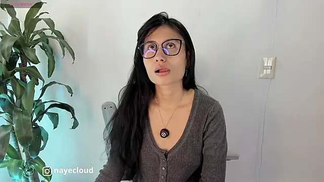 NayeCloud online show from 05-14-26, 02:58