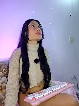 NayeCloud online show from 03-18-26, 01:57