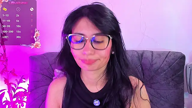NayeCloud online show from 06-26-26, 04:51