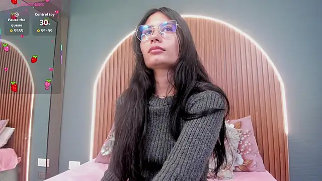 NayeCloud online show from 11-16-25, 03:33