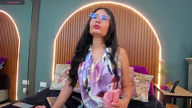 NayeCloud online show from 09-10-25, 03:38