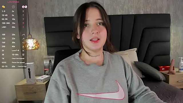 Snapshot of Sabrina_Lennox chatting on 03-07-25, 10:43 Sabrina Lennox online show from 03-07-25, 10:43