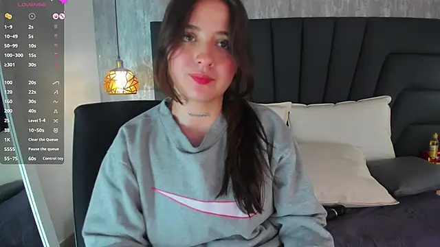 Snapshot of Sabrina_Lennox chatting on 02-25-25, 07:38 Sabrina Lennox online show from 02-25-25, 07:38