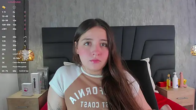 Snapshot of Sabrina_Lennox chatting on 03-20-25, 08:19 Sabrina Lennox online show from 03-20-25, 08:19