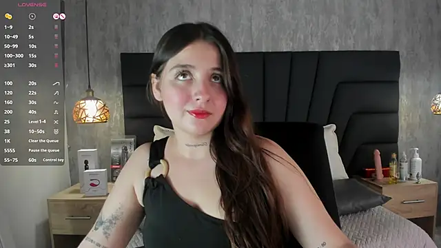 Snapshot of Sabrina_Lennox chatting on 03-12-25, 10:39 Sabrina Lennox online show from 03-12-25, 10:39